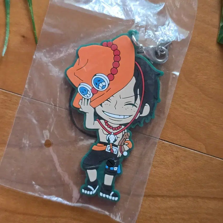 [BUNJANG] One Piece Portgas D. Ace Rubber Strap Keychain - Used / 원피스 포트거스 D. 에이스의 러버 스트랩 키링 - Used