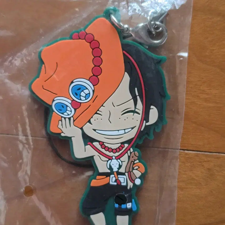 [BUNJANG] One Piece Portgas D. Ace Rubber Strap Keychain - Used / 원피스 포트거스 D. 에이스의 러버 스트랩 키링 - Used