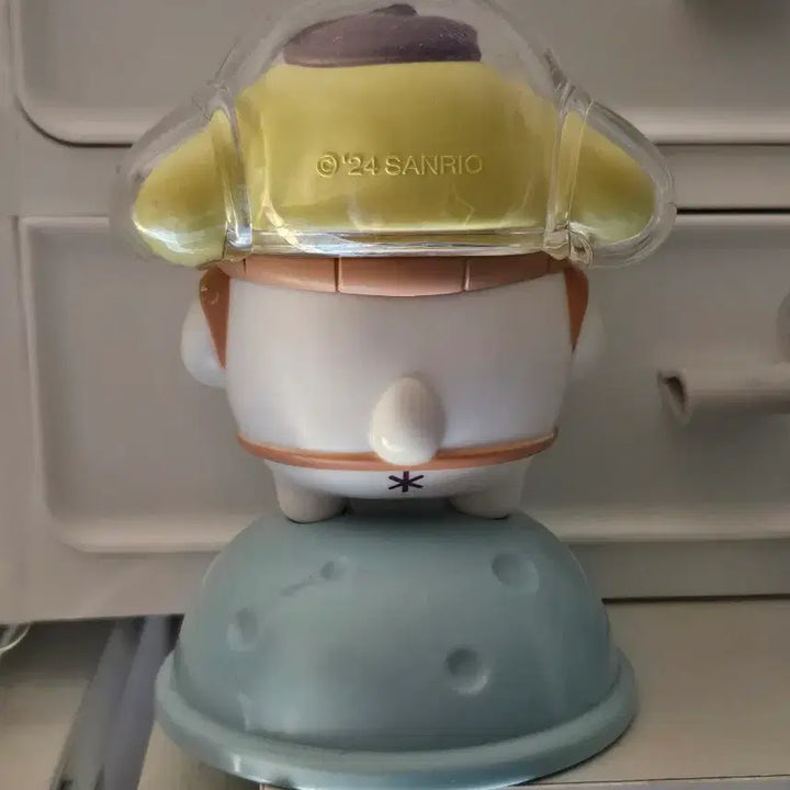 [BUNJANG] Rare Pompompurin Astronaut Costume Figure / 상하이 희귀 폼폼푸린 우주복 피규어
