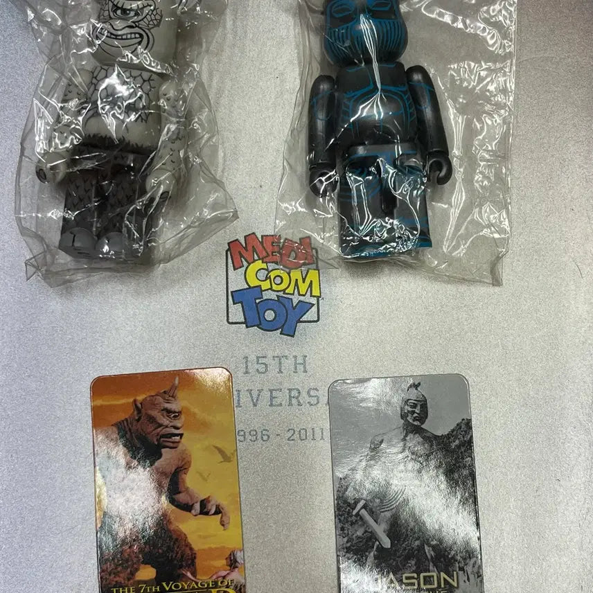 [BUNJANG] Be@rbrick 37th Series SF Cyclops &amp; Talos Jeong Yeok Set / 베어브릭 37탄 SF 사이클롭스 &amp; 탈로스 정역 세트