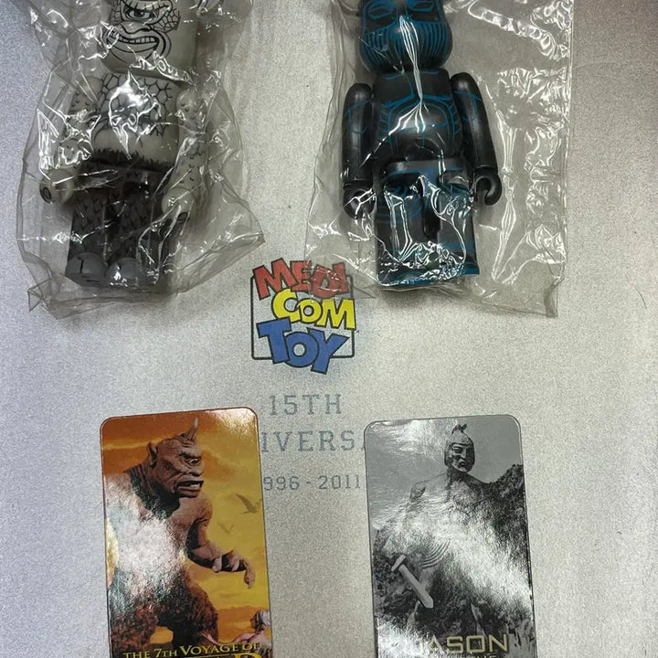 [BUNJANG] Be@rbrick 37th Series SF Cyclops &amp; Talos Jeong Yeok Set / 베어브릭 37탄 SF 사이클롭스 &amp; 탈로스 정역 세트