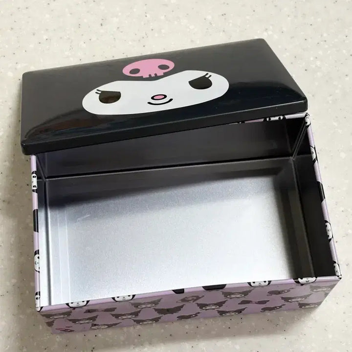 [BUNJANG] Sanrio Kuromi Square Tin Case Cookie Storage Box / 산리오 쿠로미 사각 틴케이스 쿠키 소품함