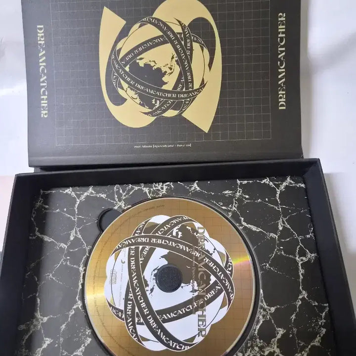 [BUNJANG] Dreamcatcher Apocalypse: Save Us 2nd Album Signed CD / (홍보용)드림캐쳐 2집 앨범 Apocalypse: Save us 전원싸인cd 입니다 깨끗합니다