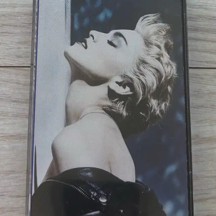[BUNJANG] Madonna True Blue Cassette Tape US Press / 마돈나 MADONNA True Blue 트루 블루 카세트 테이프 미국반 앨범 음반
