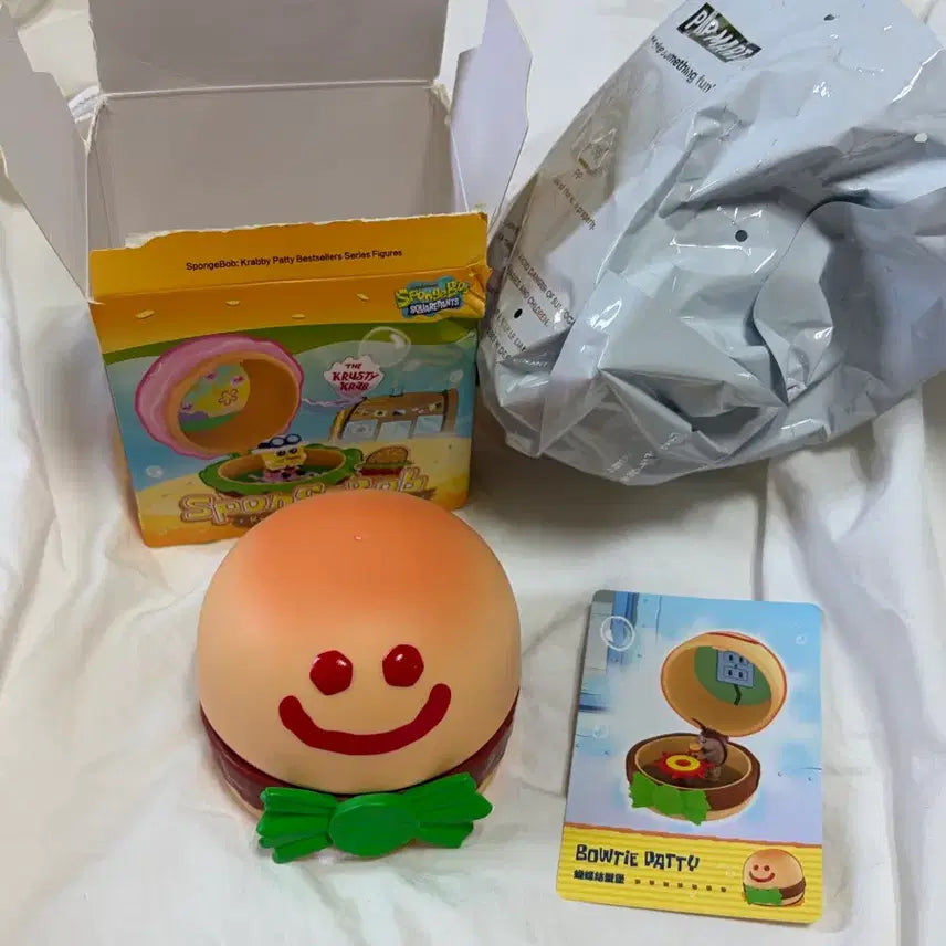 [BUNJANG] Pop Mart SpongeBob Hamburger Cockroach Figure / 팝마트 스폰지밥 햄버거 바퀴벌레 피규어 새상품