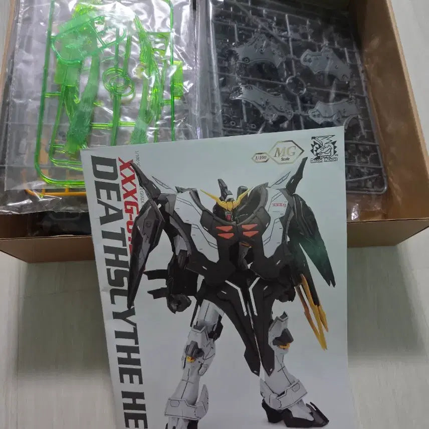 [BUNJANG] YongDoJa MG Deathscythe Hell Frame Gundam Model Kit / 용도자 MG 데스사이즈 헬 프레임 건담 프라모델