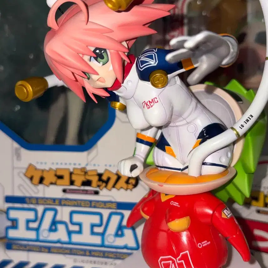 [BUNJANG] Kemeko Deluxe Emmu 1/8 Scale Figure + Nendoroid Plus Bundle Set / 급전) 케메코 딜럭스 에무에무 스케일 피규어 + 넨도로이드 플러스 일괄 판매합니다! 고전 미소녀 피규어