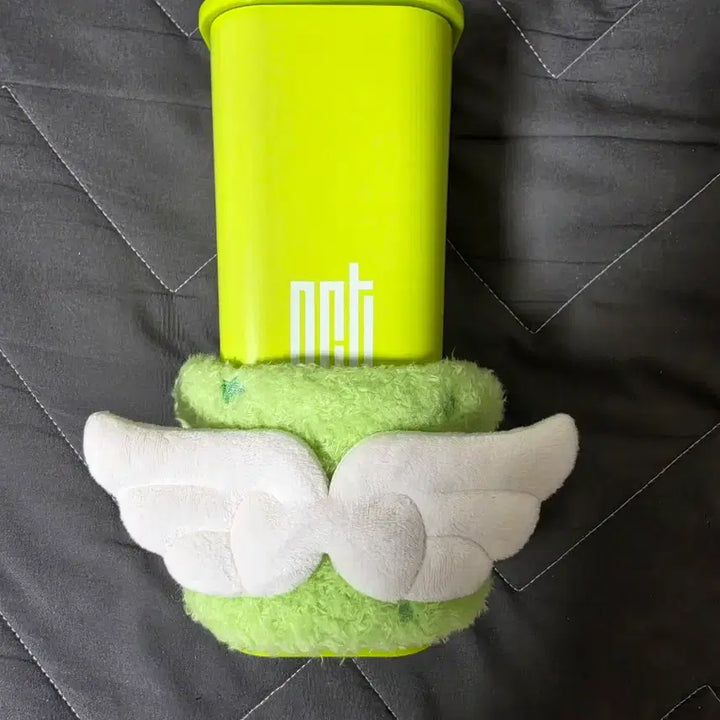 [BUNJANG] NCT WISH Mega Coffee Tumbler &amp; Wing Keychain Bundle Set / 엔시티위시 메가커피 텀블러 + 빔카메라 날개 키링 일괄