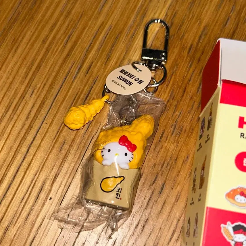 [BUNJANG] Hello Kitty Chicken Premium Figure / 올영 키티 수원 치킨