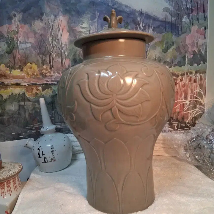 [BUNJANG] Celadon Porcelain Vase with Floral Design / 초화문  도자기