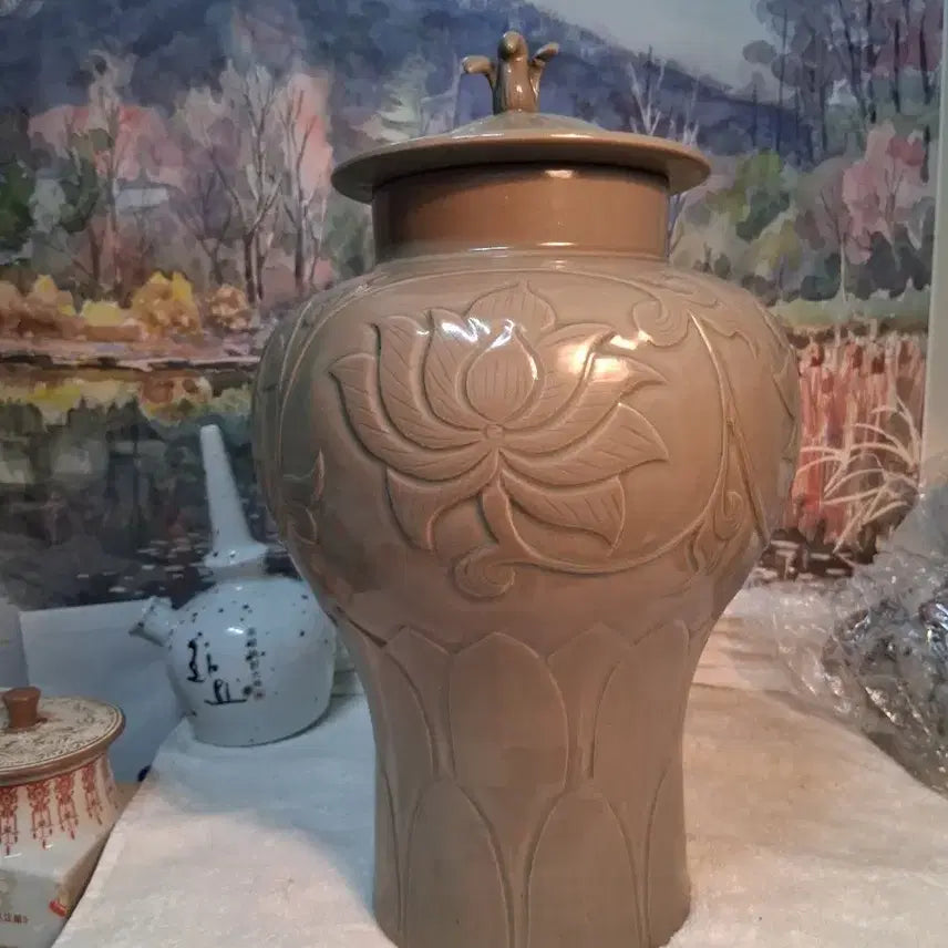 [BUNJANG] Celadon Porcelain Vase with Floral Design / 초화문  도자기
