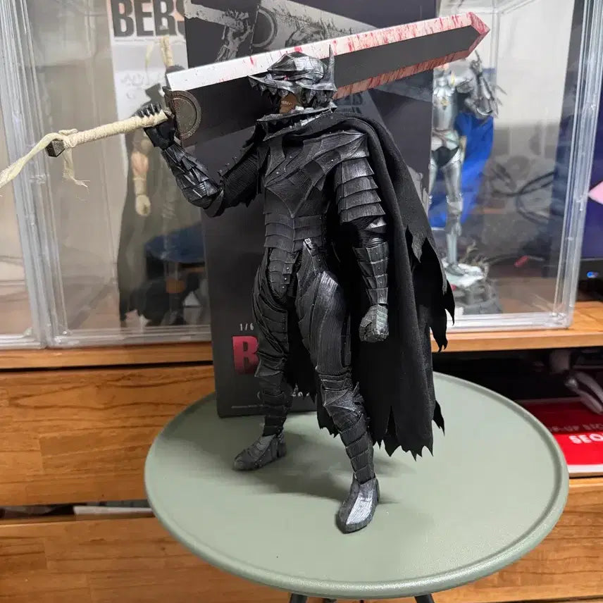 [BUNJANG] ThreeZero Berserk Black Swordsman Figure (Repaired Elbow) / 쓰리제로 베르세르크광전사 일반 팔꿈치 파손(순접)