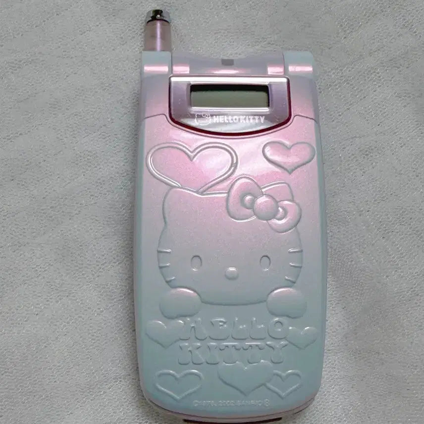 [BUNJANG] Sanrio Hello Kitty 2002 Vintage Folder Phone / 2002 산리오 헬로키티 빈티지 폴더폰 판매합니다.