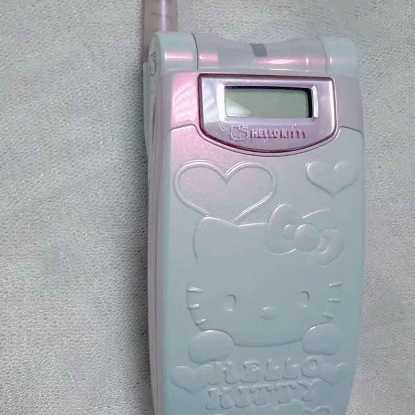 [BUNJANG] Sanrio Hello Kitty 2002 Vintage Folder Phone / 2002 산리오 헬로키티 빈티지 폴더폰 판매합니다.