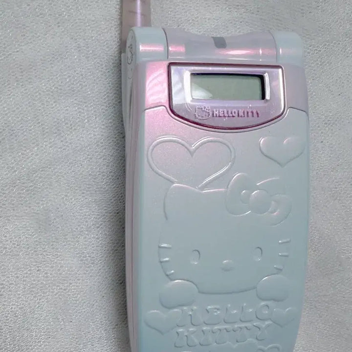 [BUNJANG] Sanrio Hello Kitty 2002 Vintage Folder Phone / 2002 산리오 헬로키티 빈티지 폴더폰 판매합니다.