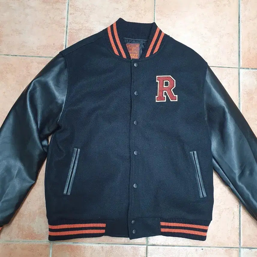 [BUNJANG] RIIZE Debut 1st Anniversary Official Varsity Jacket (Item Only / Mint Condition) / 라이즈(RIIZE) 데뷔 1주년 공식 바시티 자켓 (단품 / 상태 상)
