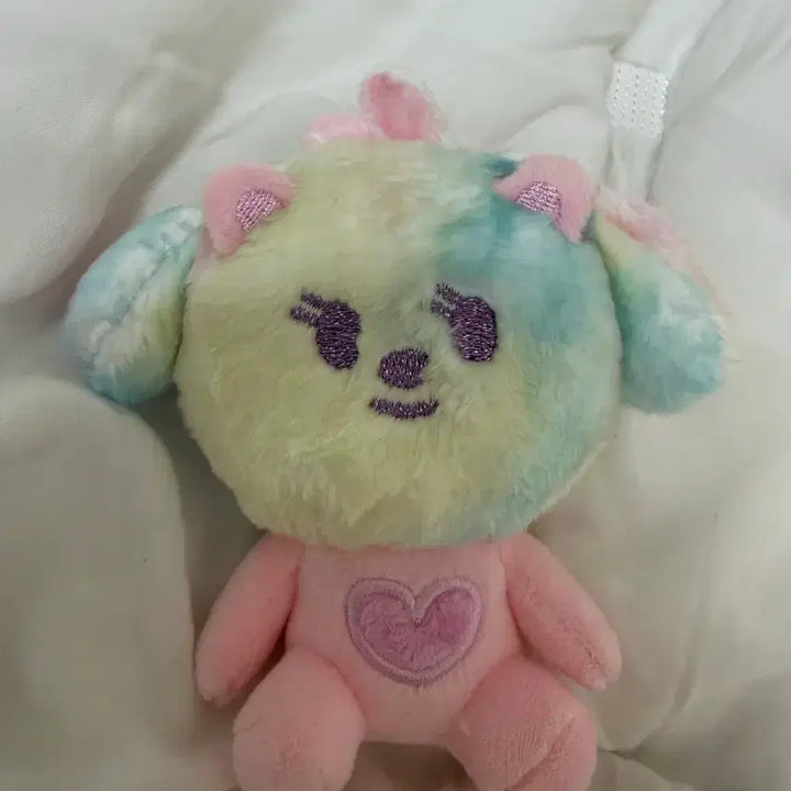 [BUNJANG] Sanctuary Horned Bat Bamgeut Plush Keychain / 생츄어리 뿔바투 밤긋