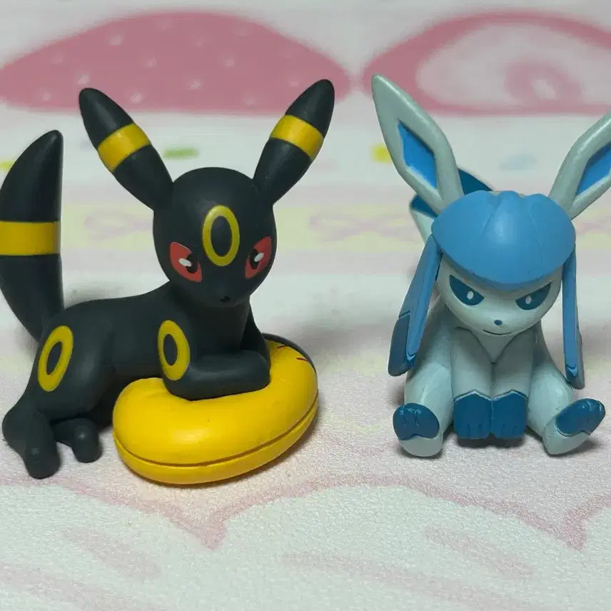 [BUNJANG] Pokemon Umbreon Glaceon Figure Gacha / 포켓몬스터 포켓몬 블래키 글레이시아 피규어 가챠