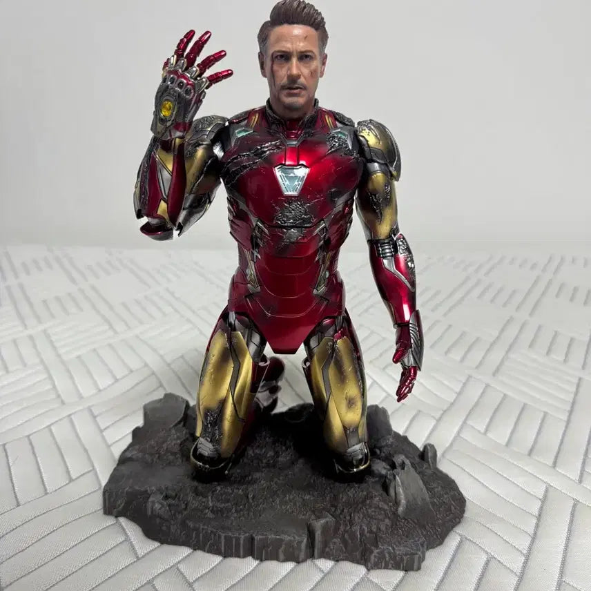 [BUNJANG] Hot Toys Iron Man Mark 85 Battle Damage / 핫토이 아이언맨 마크85 배틀데미지