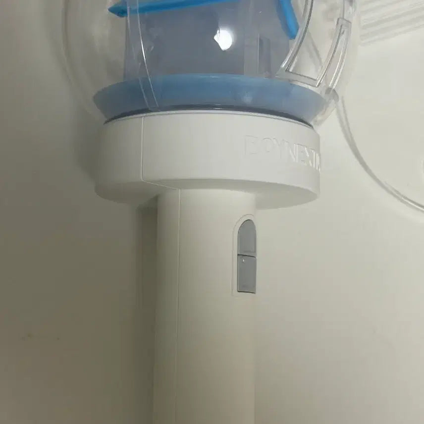 [BUNJANG] BOYNEXTDOOR Official Light Stick / 보넥도 응원봉 (사용 안하고 전시만 함)