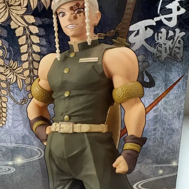 [BUNJANG] Demon Slayer Tengen Uzui Figure / 귀멸의 칼날 우즈이 텐겐 피규어