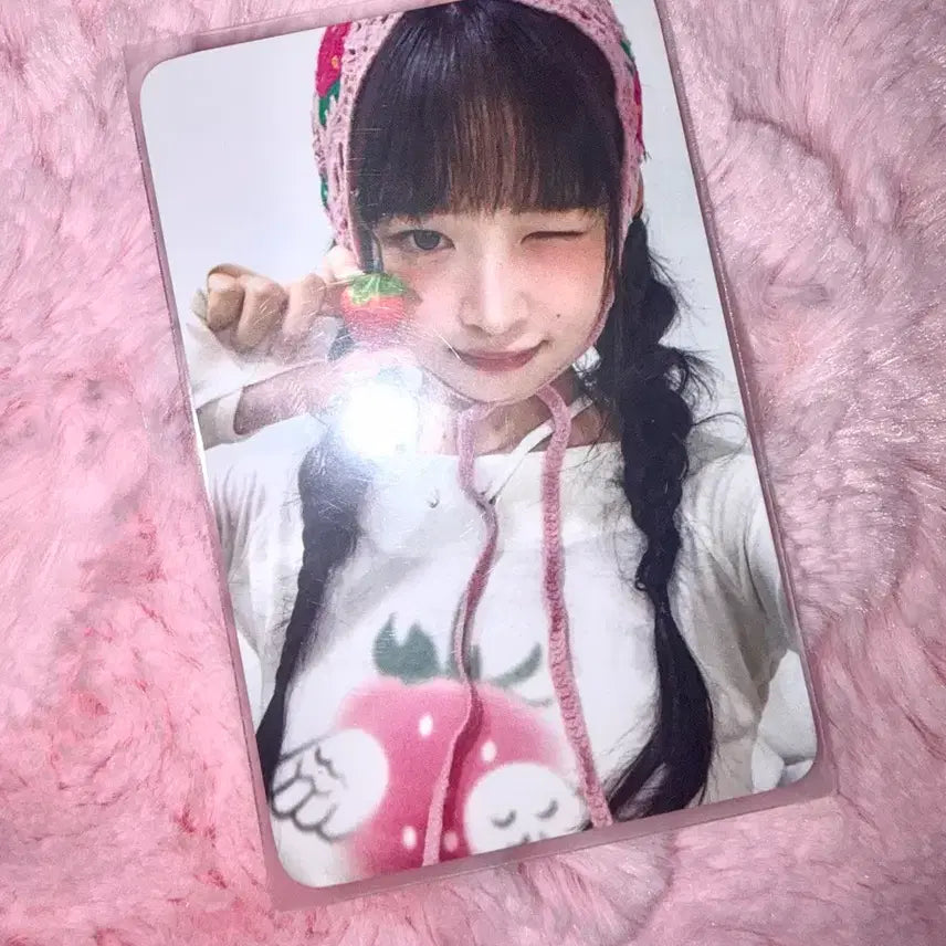 [BUNJANG] IVE Rei Strawberry Lucky Draw Photocard / 공굿덤 , 폭덤 , 최저가 ) 아이브 레이 딸기 럭키드로우 럭드 사운드웨이브 사웨 팬콘 포카 포토카드