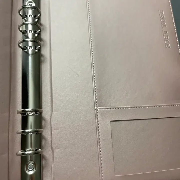 [BUNJANG] Yourning Rose Gold Photocard Binder with Inserts / 유어유닝 포카 바인더 로즈골드색 속지 포함