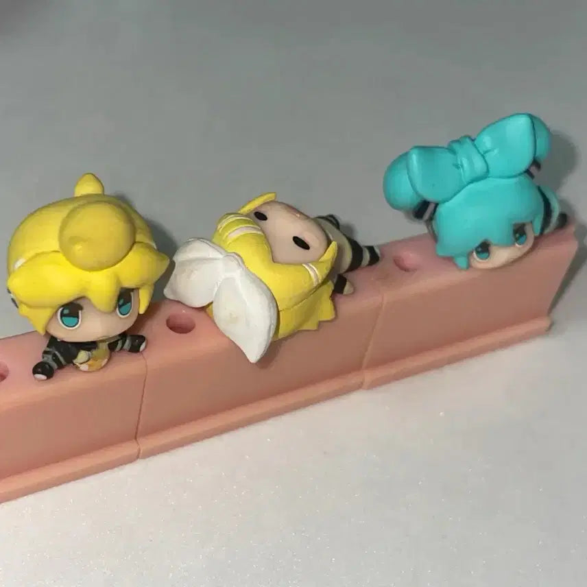 [BUNJANG] Vocaloid Miku, Rin, Len Earphone Jack Charm Figure Bundle Set / 일괄) 보컬로이드 미쿠 린 렌 이어폰 잭 이어캡 고전 피규어