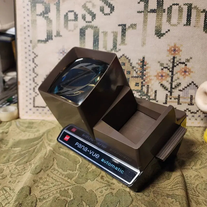 [BUNJANG] Pana-Vue USA Slide Projector (No Power Cord) / USA 슬라이드 기계 코드 없어서 작동상태 알수없어요 gaf PANA-VUE