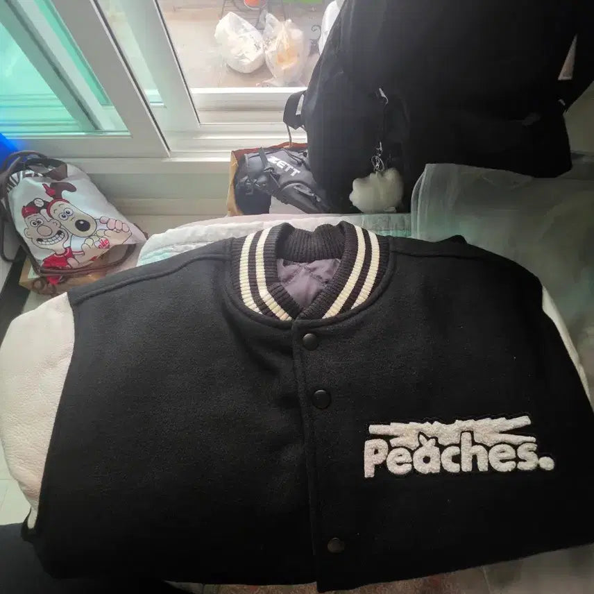 BUNJANG] LE SSERAFIM Peaches Varsity Jacket XL / 르세라핌피치스바