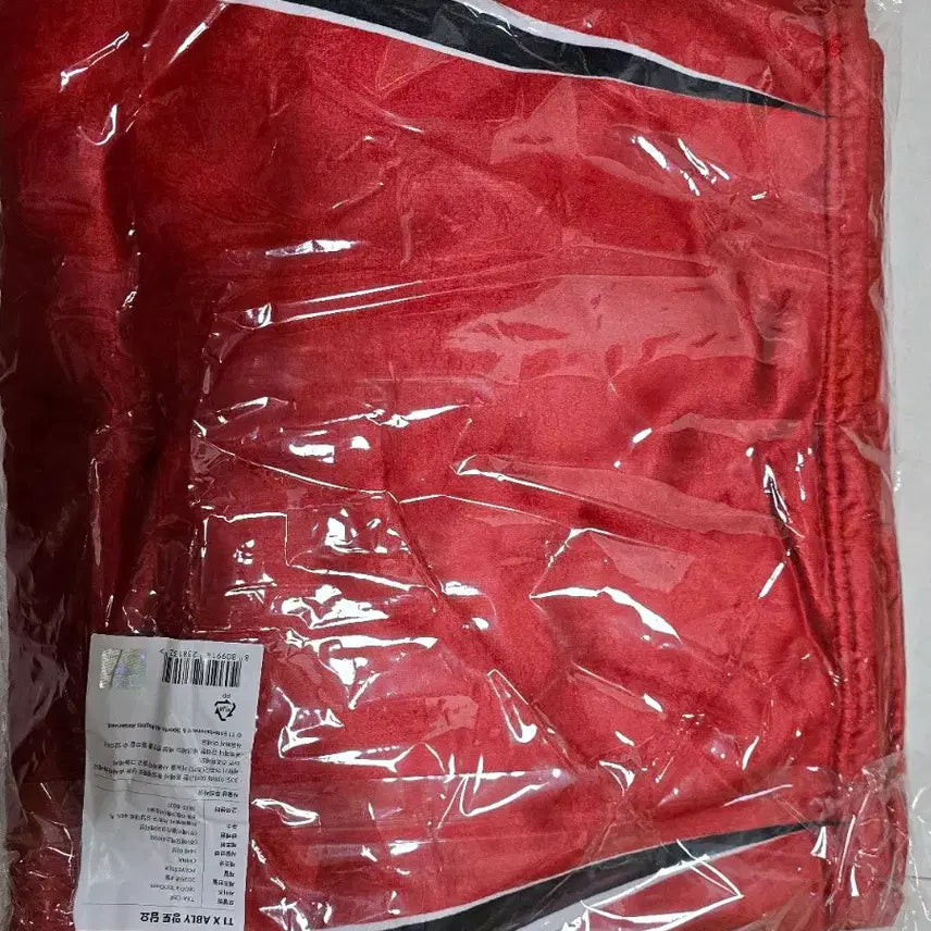 [BUNJANG] T1 "Manto" Blanket Cape (Red, Logo Design) - Unsealed / 에이블리 티원 망토 담요 미개봉
