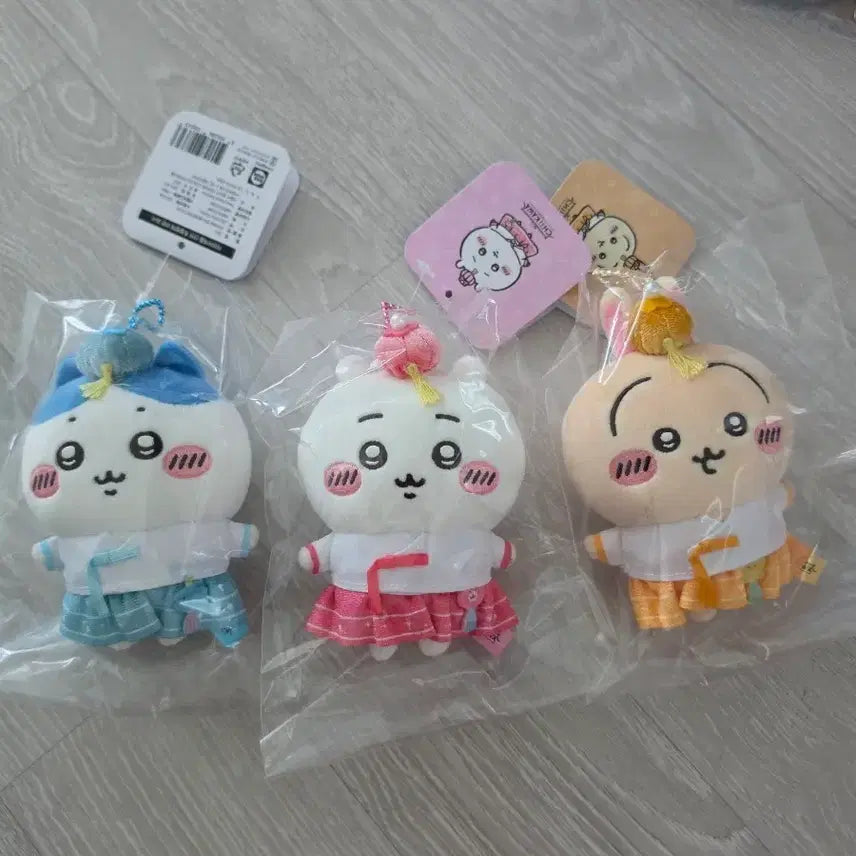 [BUNJANG] Chiikawa Usagi Hachiwara Hanbok Set / 치이카와 한복세트 우사기 하치와레 치이카와 판매