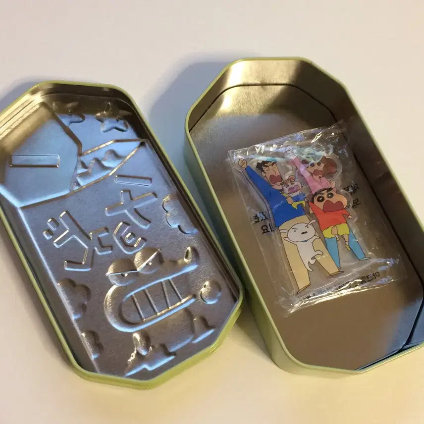[BUNJANG] Crayon Shin-chan Chocobi Tin Case Acrylic Stand Set / 짱구는못말려 초코비 틴케이스 아크릴 스탠드 세트