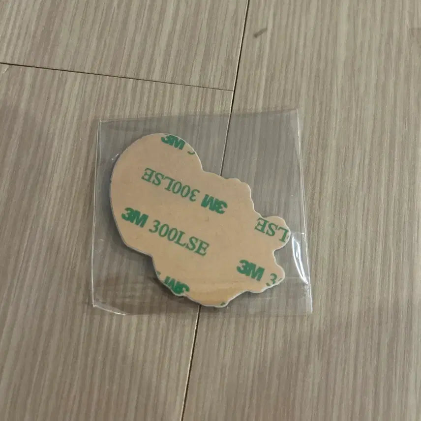 [BUNJANG] Chiikawa Crab Mirror Sticker Goods / 치이카와 카니 거울 미러 스티커 굿즈