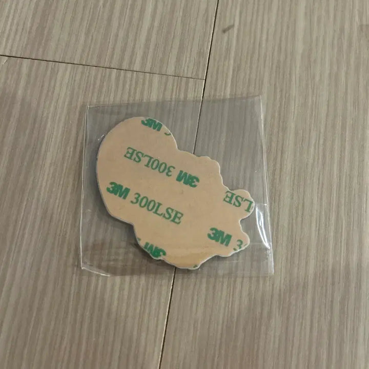 [BUNJANG] Chiikawa Crab Mirror Sticker Goods / 치이카와 카니 거울 미러 스티커 굿즈