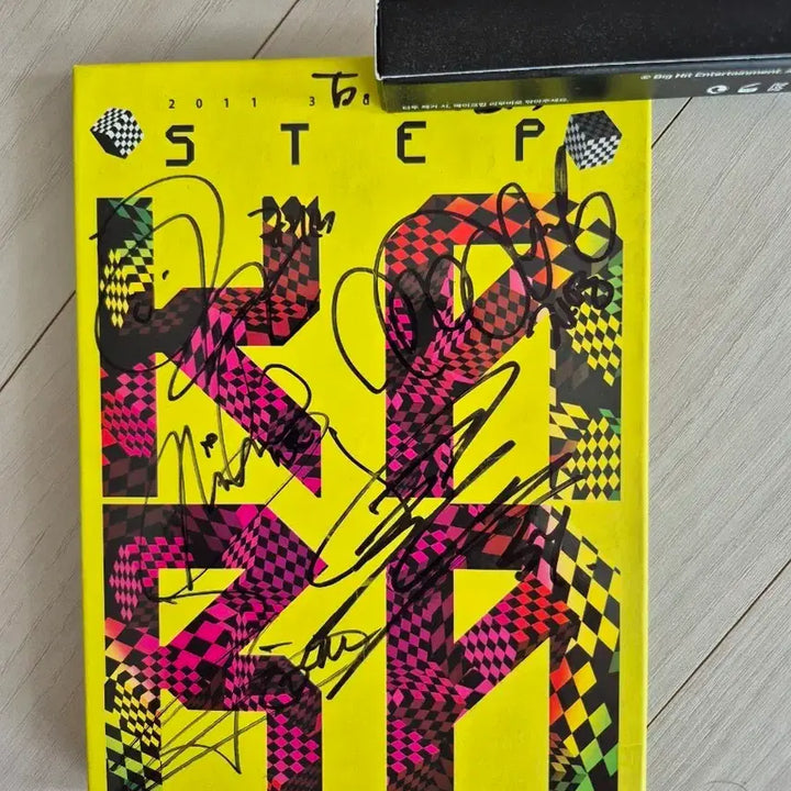 [BUNJANG] KARA STEP 2011 Album Signed / 친필사인 카라 STEP 2011 앨범 배송비포함