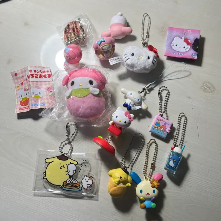 [BUNJANG] Sanrio Characters Keychain Gacha Bundle Set (13 pcs) / 산리오 캐릭터 키링, 가챠 일괄 13개