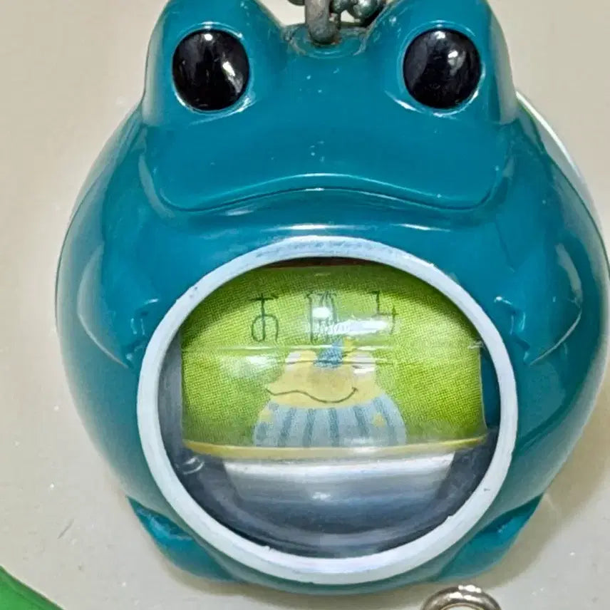 [BUNJANG] Vintage Frog Leaf Style Video Gacha Keychain / 고전 프로그스타일 비디오가챠 파랑 개구리 잎사귀 키링