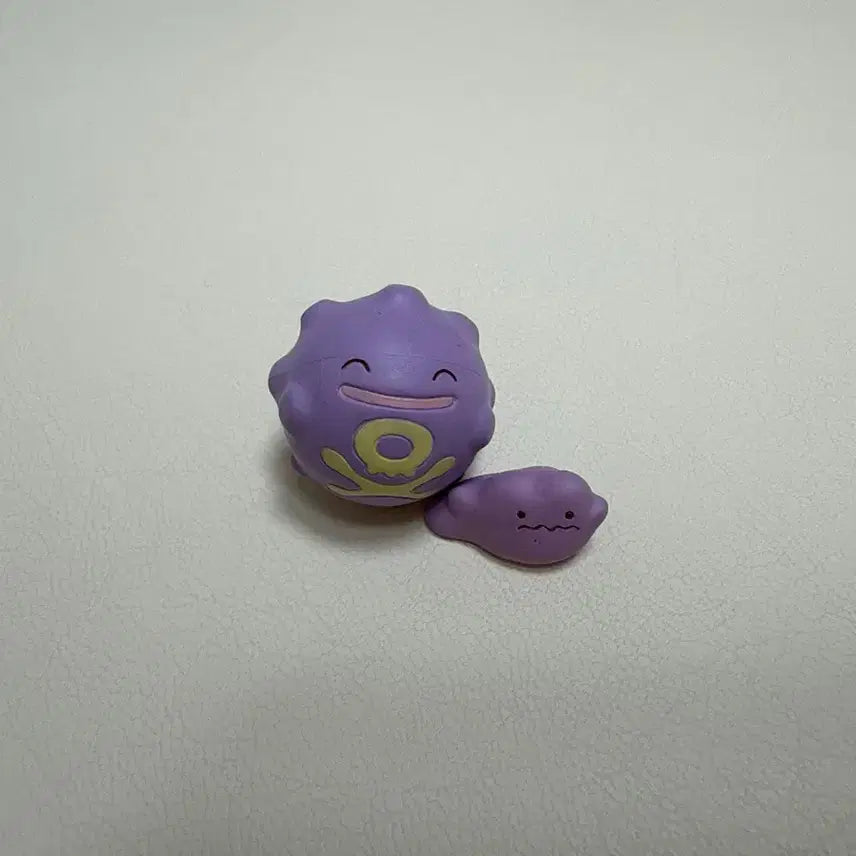 [BUNJANG] Transforming Ditto Gacha "Weezing" Figure / 변신 메타몽 가챠 또가스