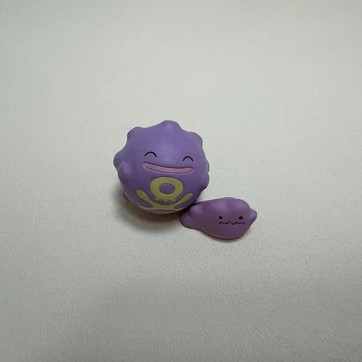 [BUNJANG] Transforming Ditto Gacha "Weezing" Figure / 변신 메타몽 가챠 또가스
