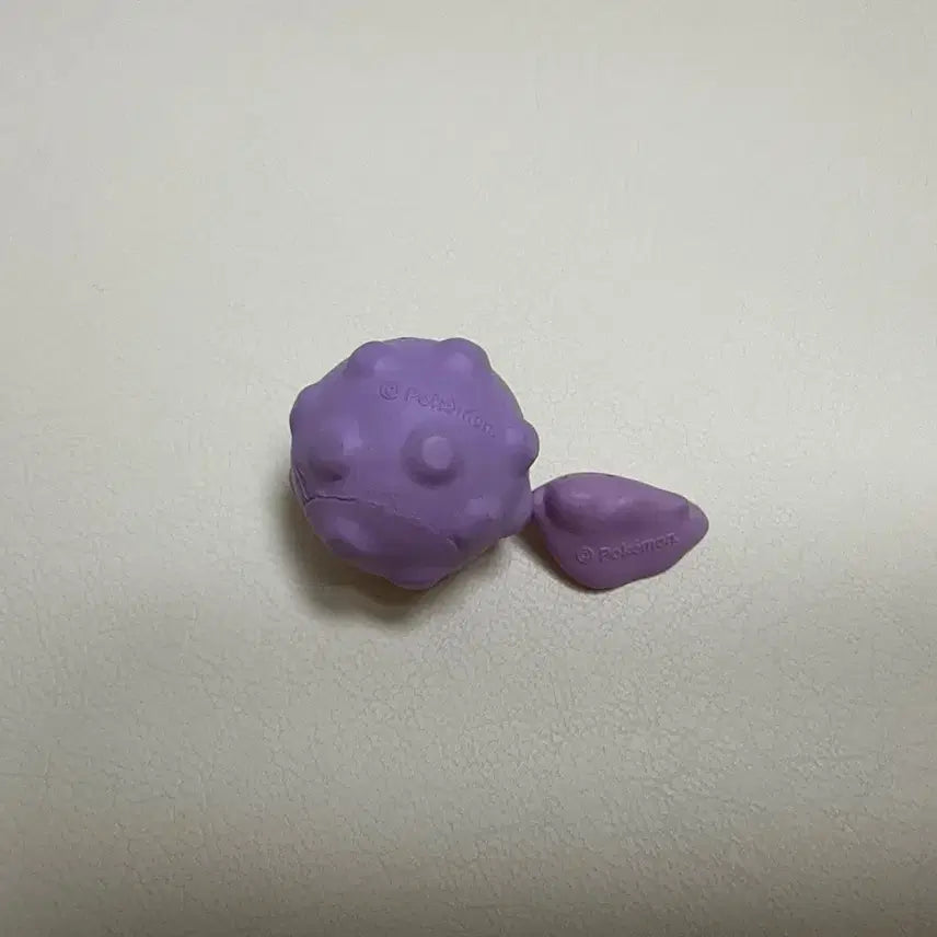 [BUNJANG] Transforming Ditto Gacha "Weezing" Figure / 변신 메타몽 가챠 또가스