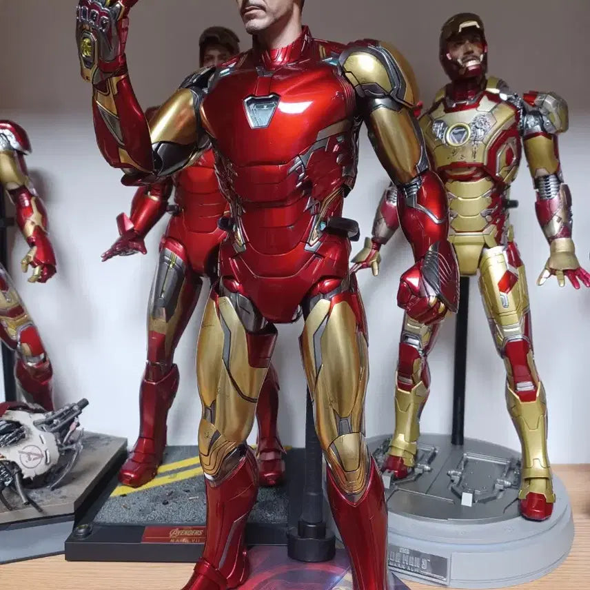 [BUNJANG] Hot Toys Mark 85 Iron Man Figure / 핫토이 마크 85