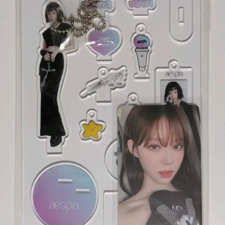 [BUNJANG] aespa Winter SYNK: HYPER LINE Acrylic Stand Key Ring (Sealed) / 에스파 윈터 아크릴 스탠드 미개봉 SYNK : HYPER LINE ACRYLIC STAND KEY RING