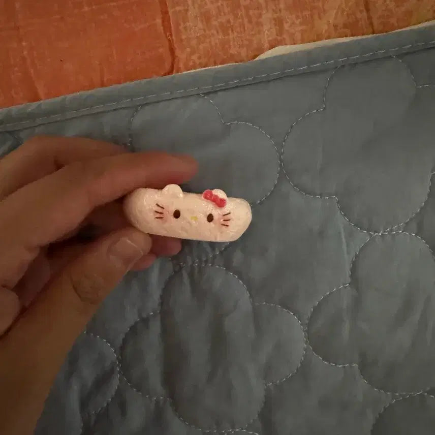 [BUNJANG] Hello Kitty Cushion Miniature / 키티 방석 미니어쳐