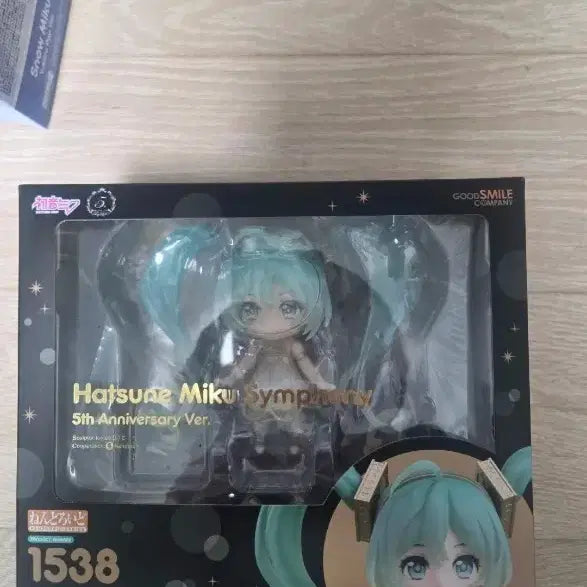 [BUNJANG] Symphony Miku 5th Anniversary Nendoroid / 심포니 미쿠 5주년 넨도로이드 판매합니다