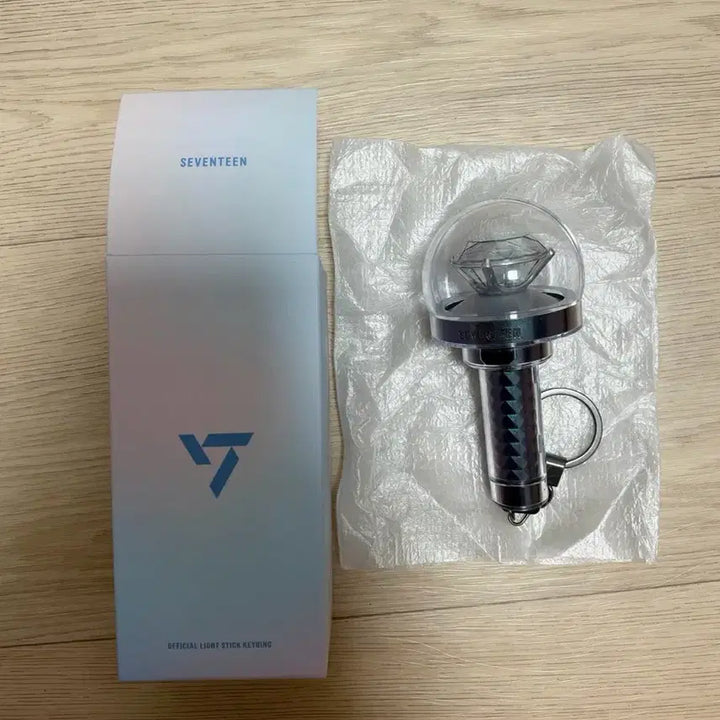 [BUNJANG] SEVENTEEN Official Light Stick Ver.3 Keyring / 세븐틴 응원봉 키링(Official Light Stick Ver.3 Keyring)