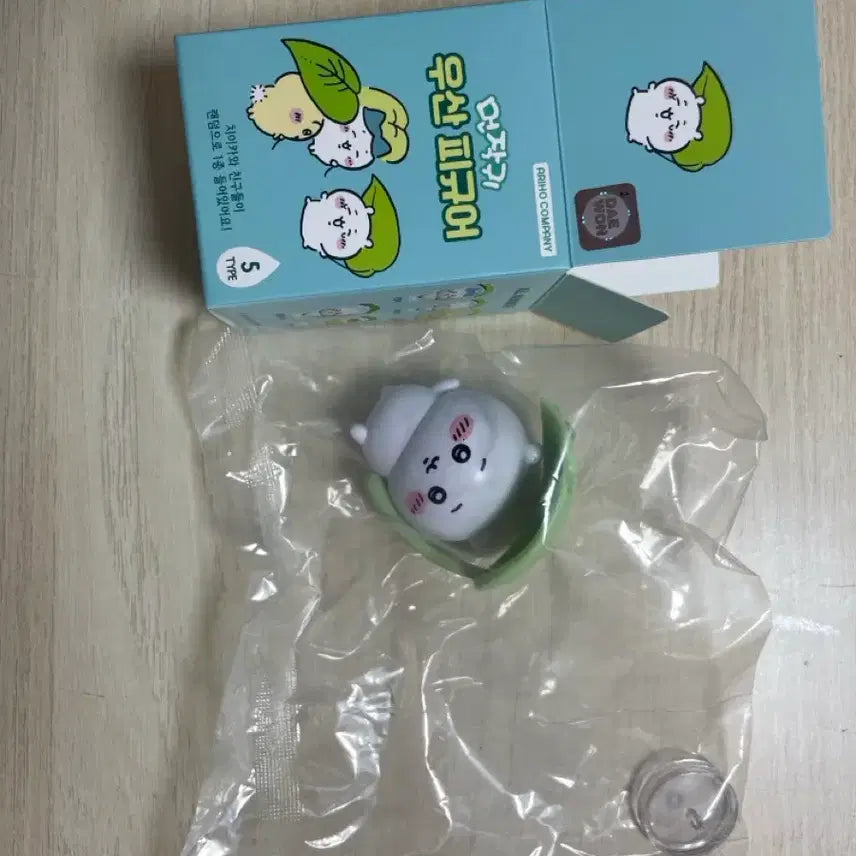[BUNJANG] Cheekawa Chikawa Umbrella Figure / 먼작귀 우산 피규어 치이카와