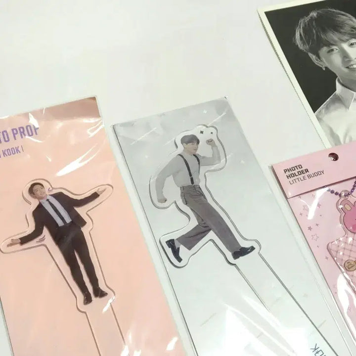 [BUNJANG] BTS Jungkook Photocard Bundle Set / 19p bts jungkook 방탄소년단 정국 포토프롭 뱃지 럭드 랜야드 엽서 포카 키링 증사 네컷 방방콘 매직샵 맵솔 럽셀콘 일본 스픽콘 모노크롬 버터 페스타 페르소나 레모나