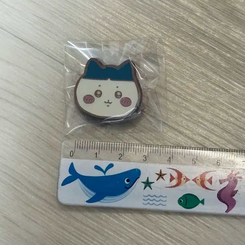 [BUNJANG] Hachiwara Bangs Pin Badge / 앞머리 하치와레 핀뱃지