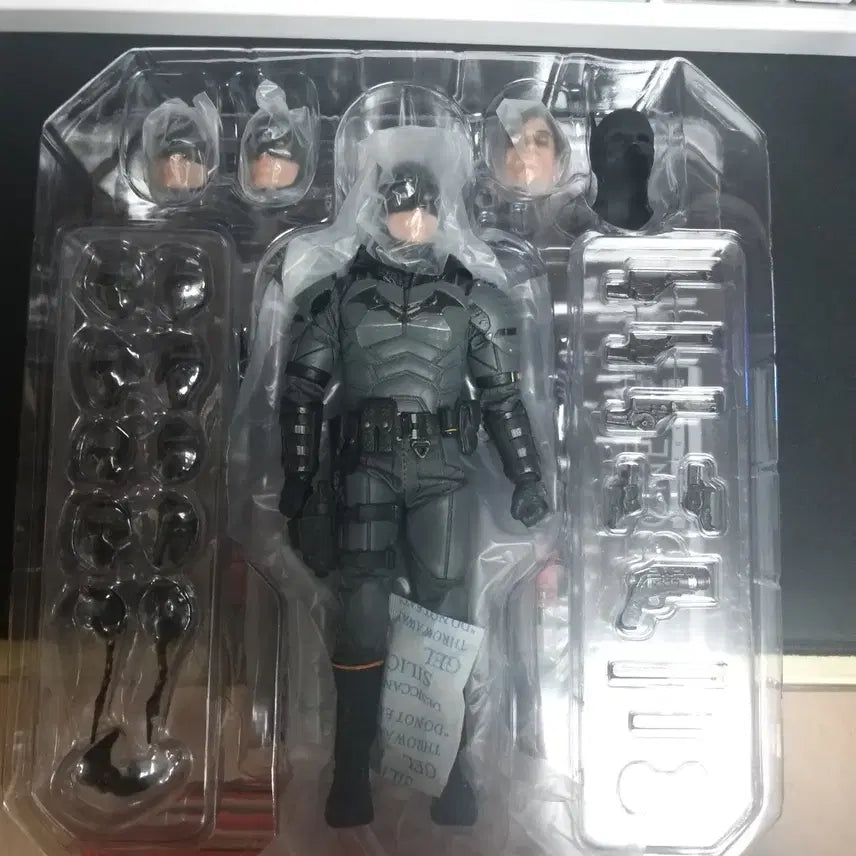 [BUNJANG] Mezco 1:12 The Batman / 메즈코 1:12 더 배트맨